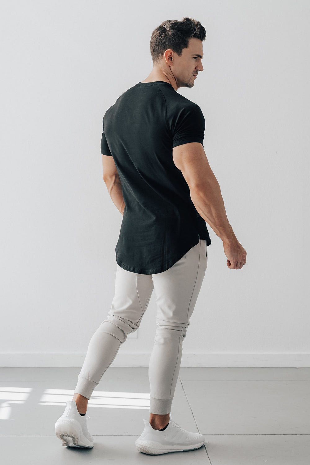 Curved Scoop Hem Tee Black