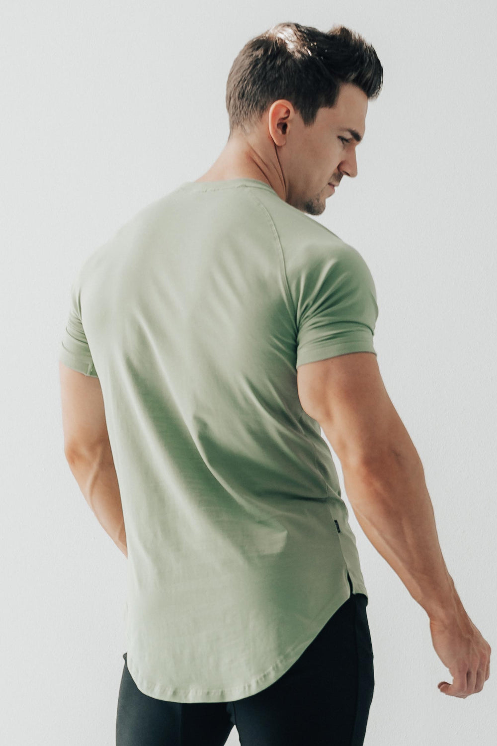 Curved Scoop Hem Tee Leaf