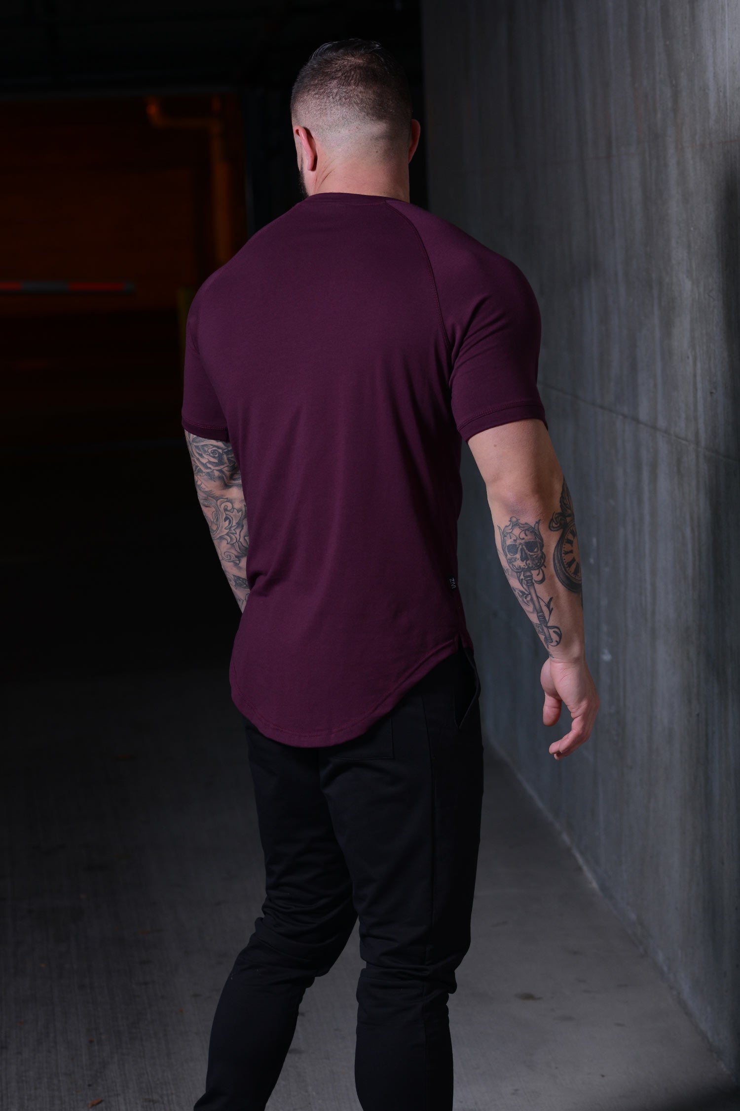 Curved Scoop Hem Tee Merlot
