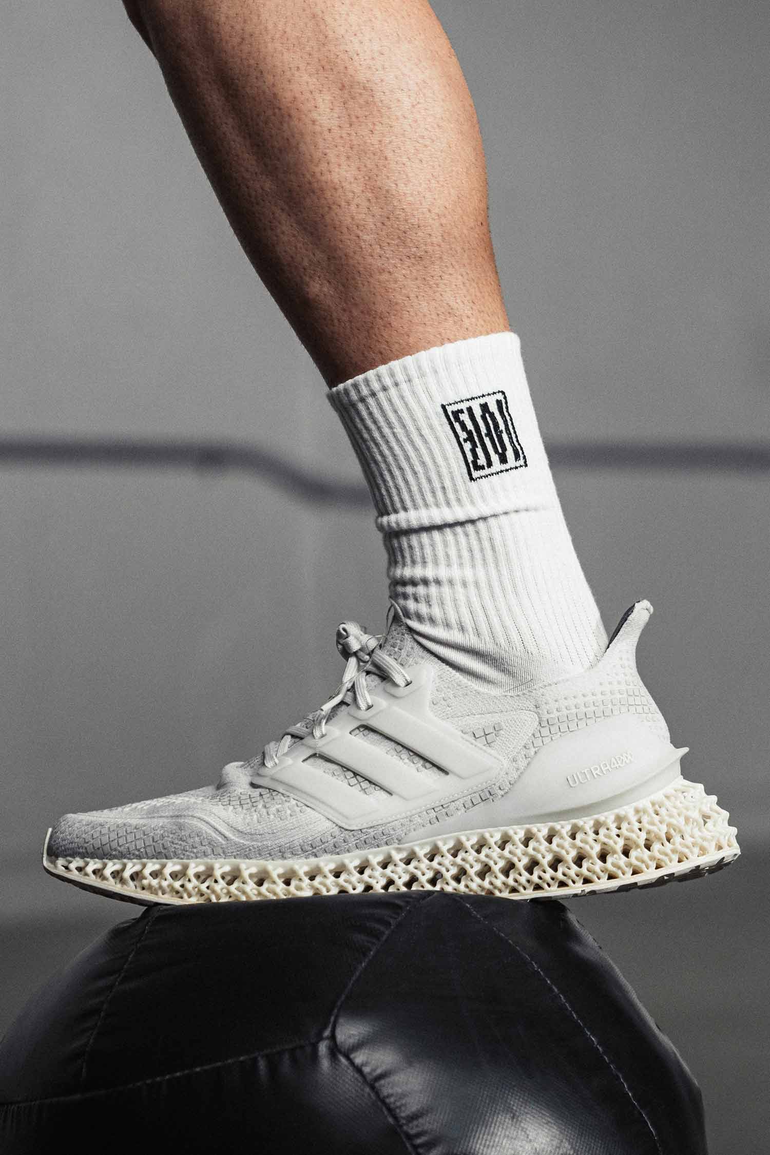 Signature Crew Socks (3 PAIR) - White